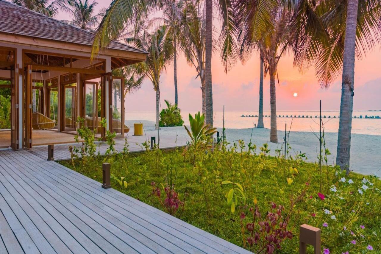 Innahura Maldives Resort Kurendhoo Extérieur photo