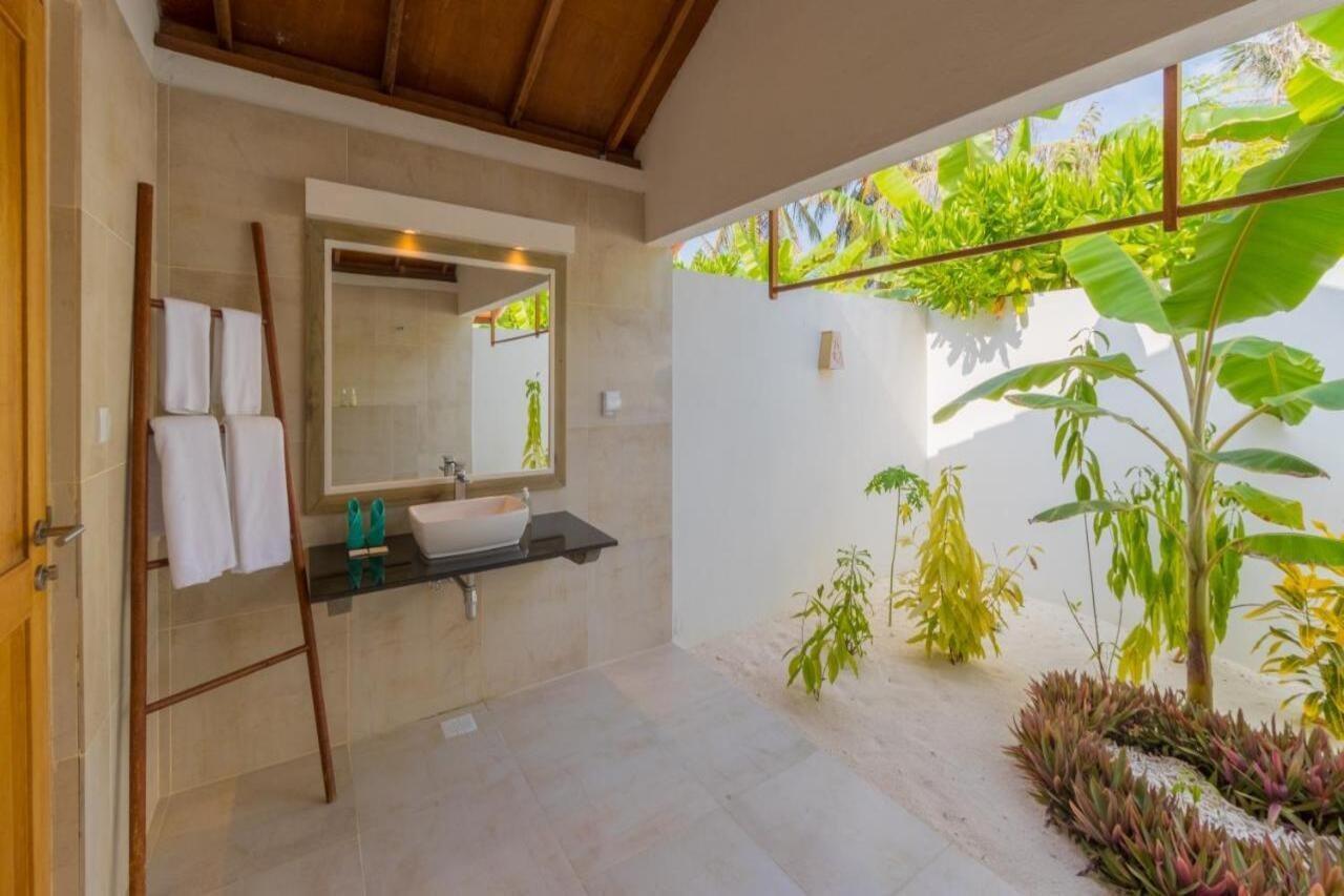 Innahura Maldives Resort Kurendhoo Extérieur photo