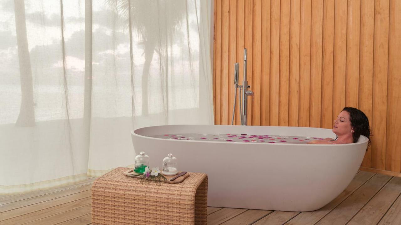 Innahura Maldives Resort Kurendhoo Extérieur photo